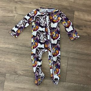 bums and roses 12-18 month lion pajamas